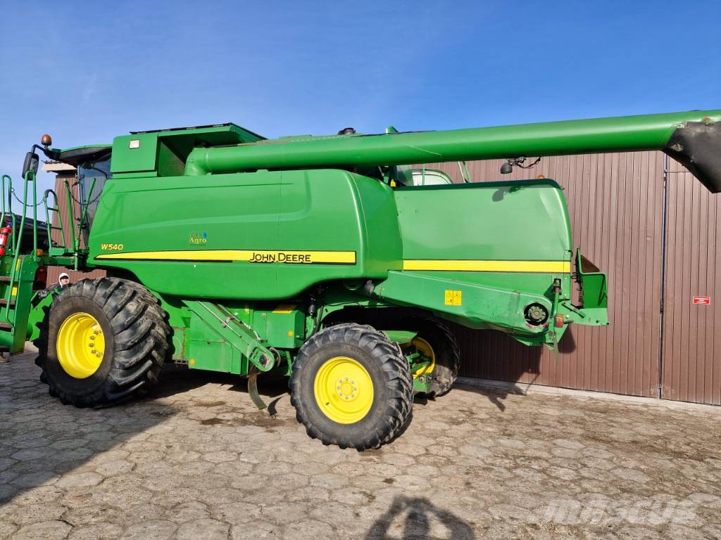 John Deere W 540 Skurtreskere