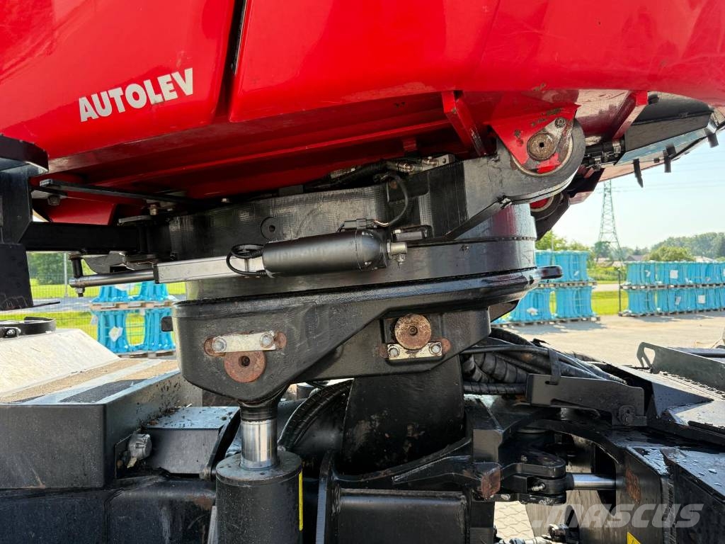 Komatsu 911 Harvesters