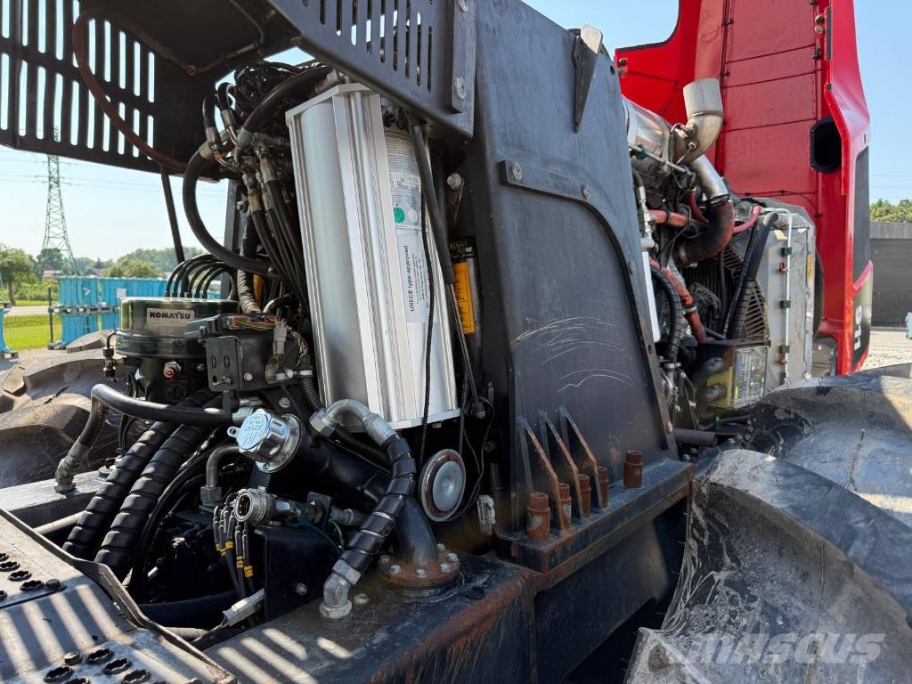 Komatsu 911 Harvesters
