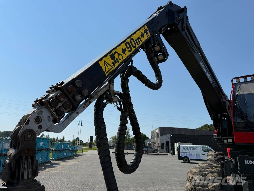 Komatsu 911 Harvesters