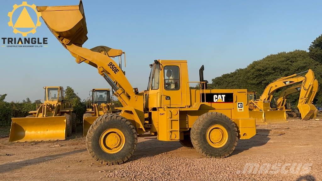 CAT 950 E Kolesni nakladalci