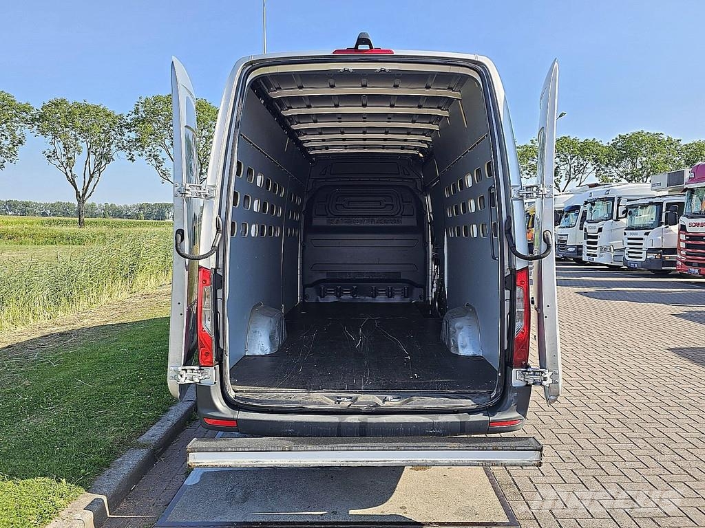 Mercedes-Benz Sprinter 317 ac automaat EURO6 شاحنة مقفلة