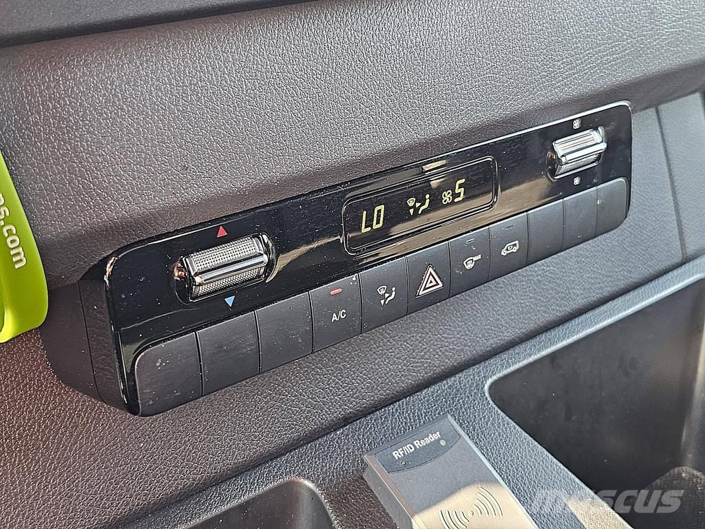 Mercedes-Benz Sprinter 317 ac automaat EURO6 شاحنة مقفلة