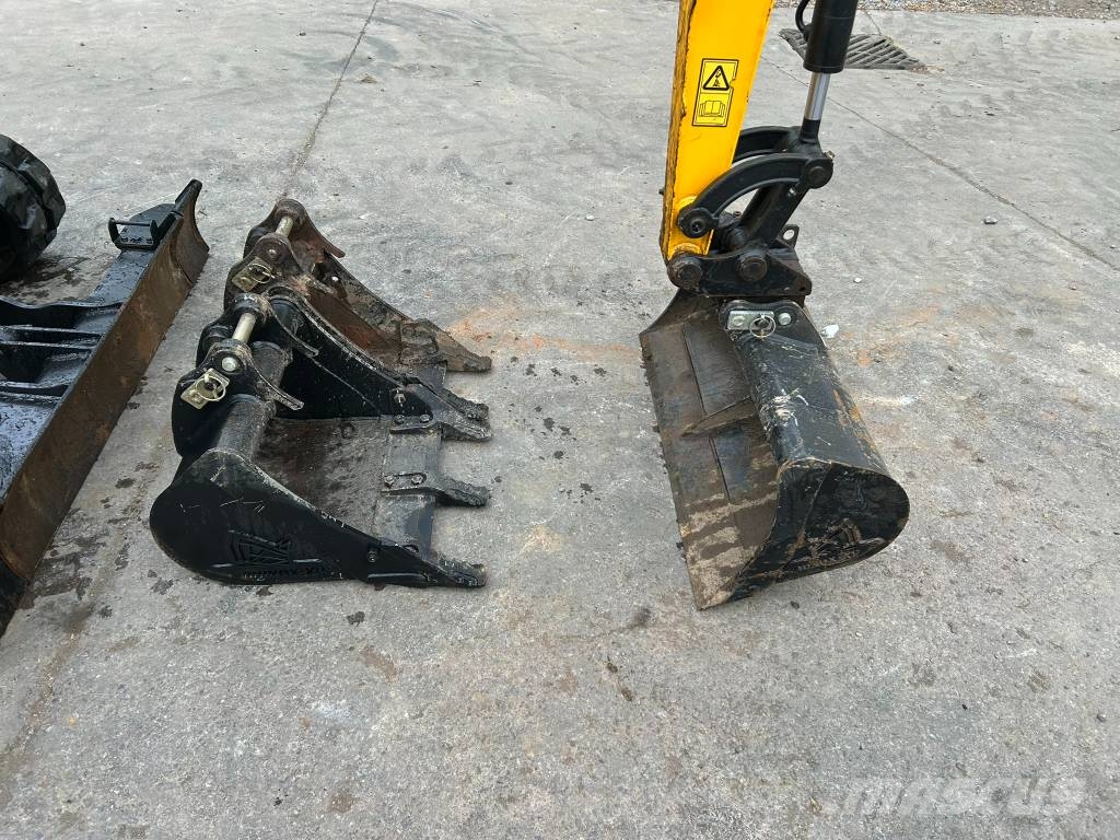 JCB 16 C-1 小型挖掘机