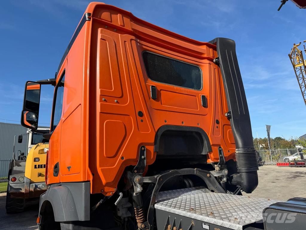 Mercedes-Benz Actros 4148 . Camiones bañeras basculantes o volquetes