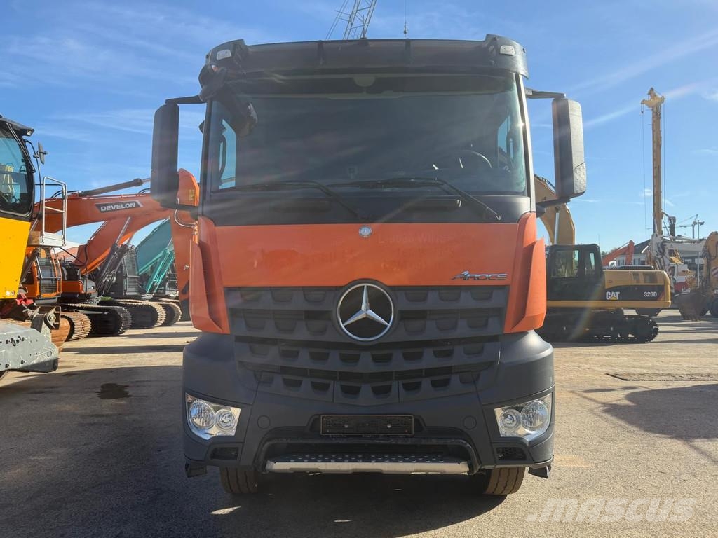 Mercedes-Benz Actros 4148 . Camiones bañeras basculantes o volquetes
