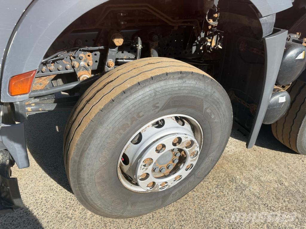Mercedes-Benz Actros 4148 . Camiones bañeras basculantes o volquetes