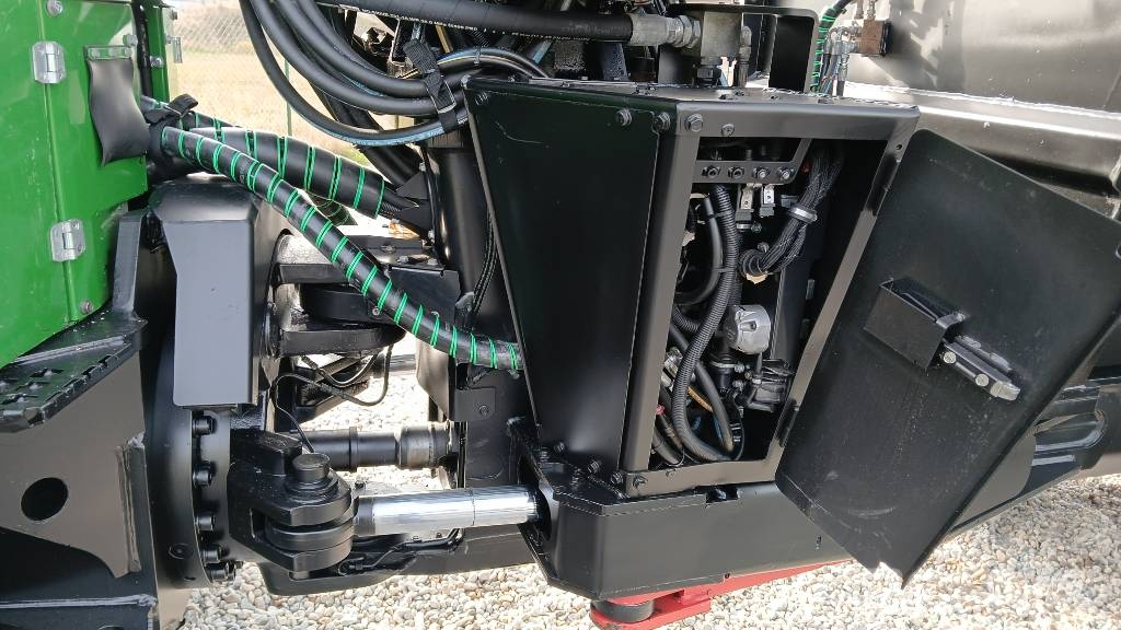 John Deere 1210 G شاحنات