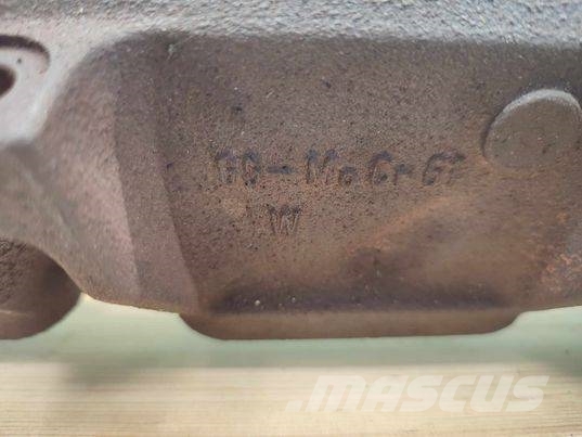 Fendt Favorit 714 (04252641R) exhaust manifold 엔진