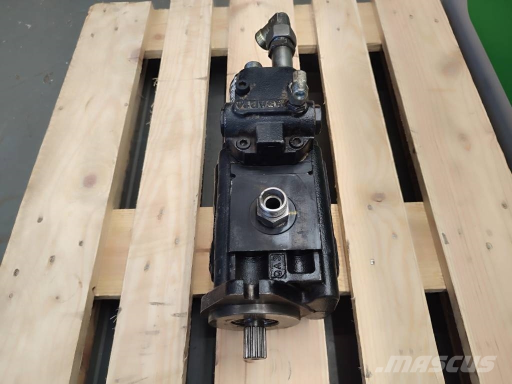  Hydraulic pump 79913MN3 Cassapa 259587 Manitou MT  液压