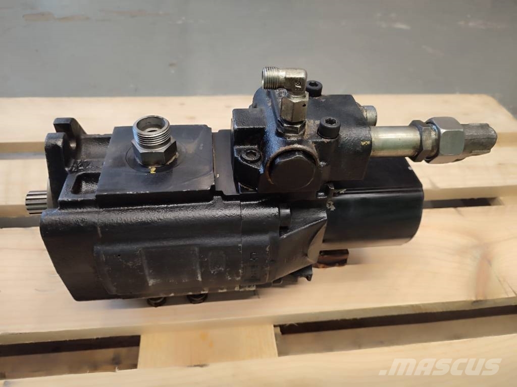  Hydraulic pump 79913MN3 Cassapa 259587 Manitou MT  液压
