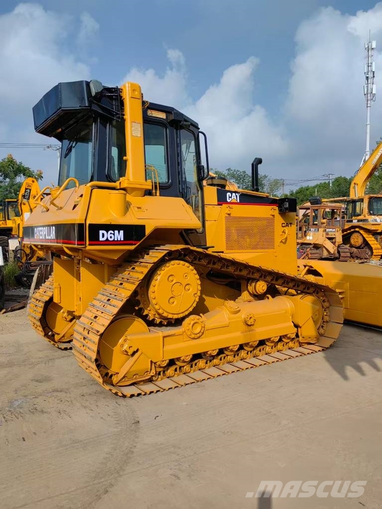 CAT D 6 M 履帶推土機