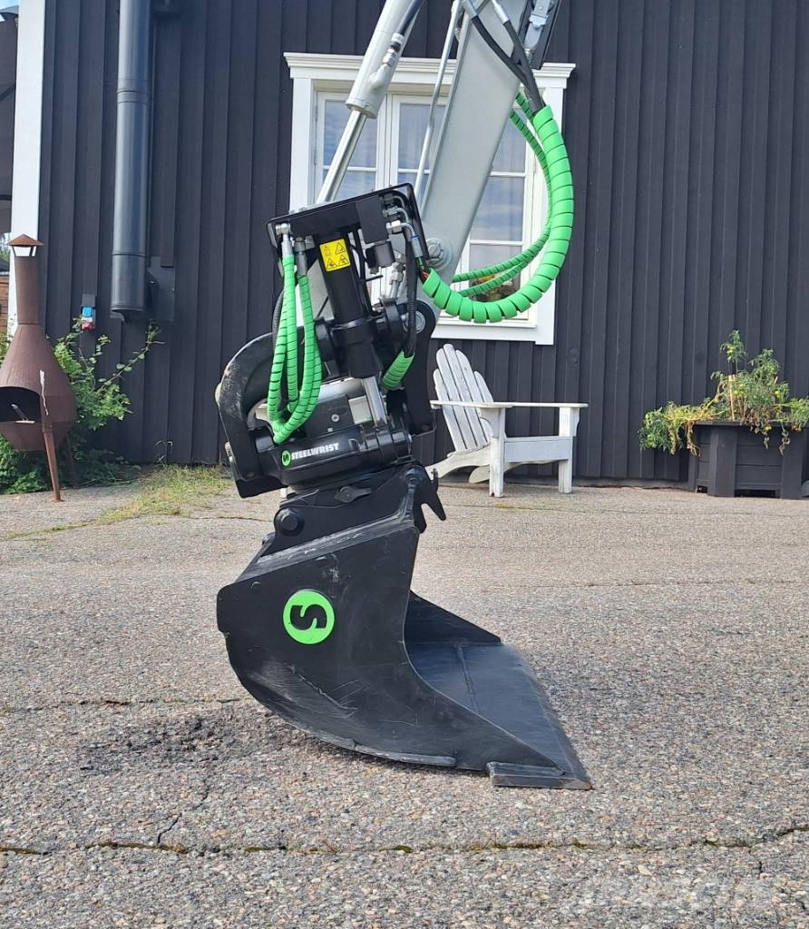 Takeuchi TB 20 E Steelwrist rotortilt حفارات صغيرة أقل من 7 طن (حفارات صغيرة)