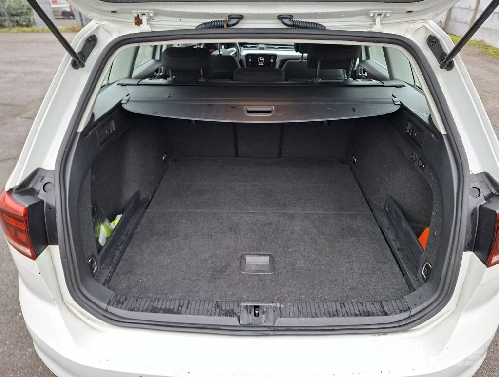 Volkswagen Passat Variant Avtomobili