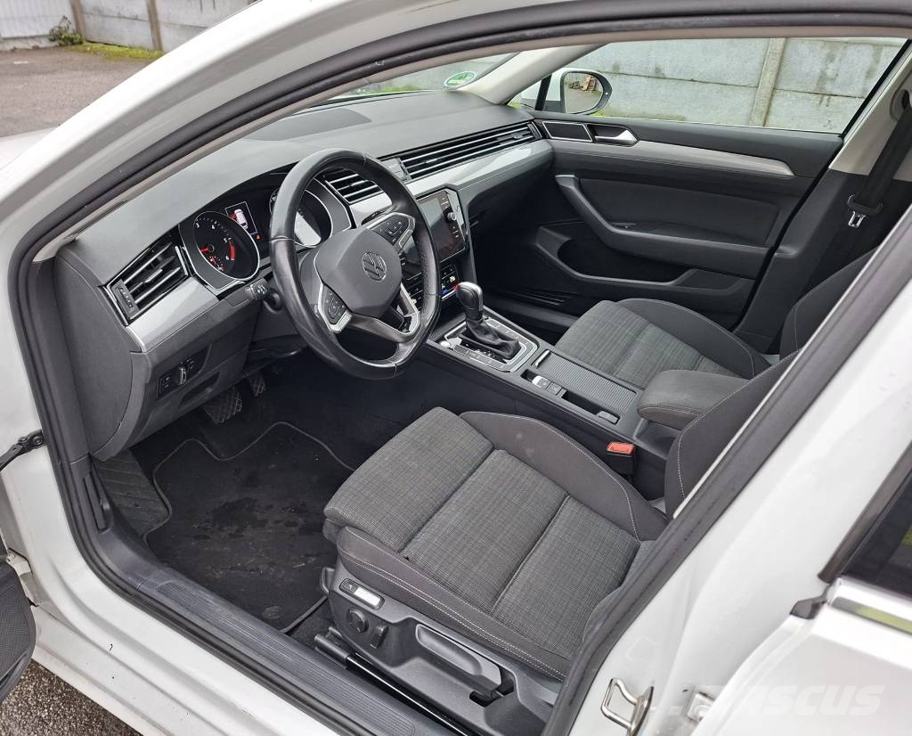 Volkswagen Passat Variant Avtomobili