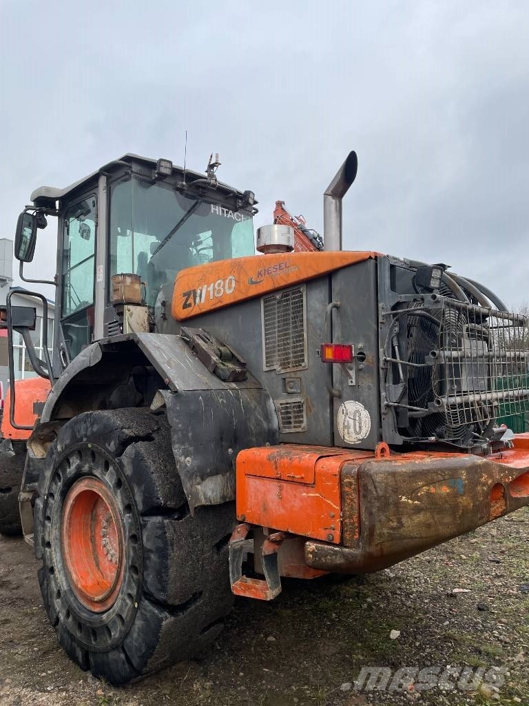 Hitachi ZW 180-5 Rataslaadurid