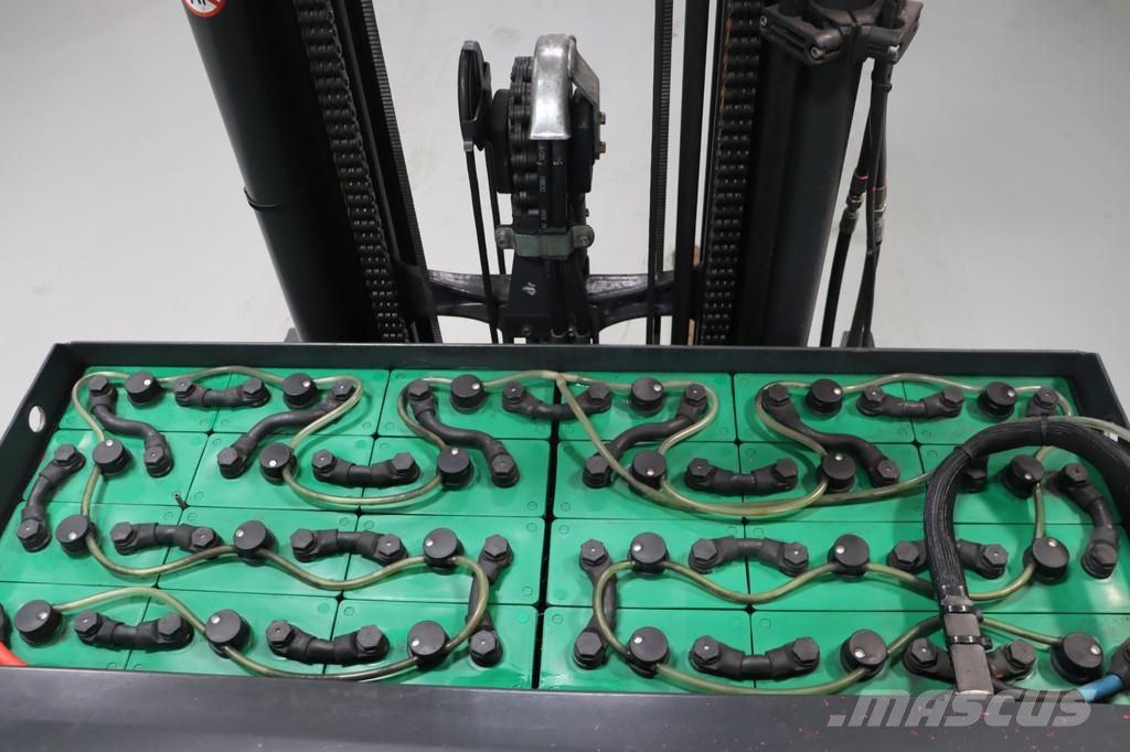 Linde R16G-01 Montacargas de alcance de gran altura