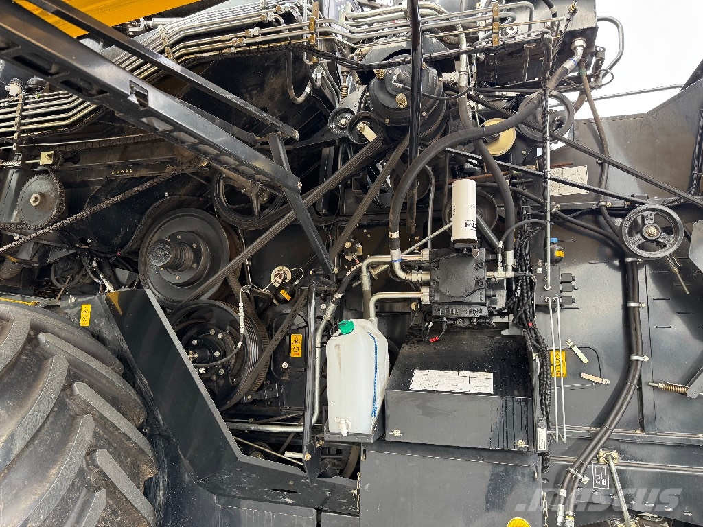 New Holland CX 5.90RS حصادات