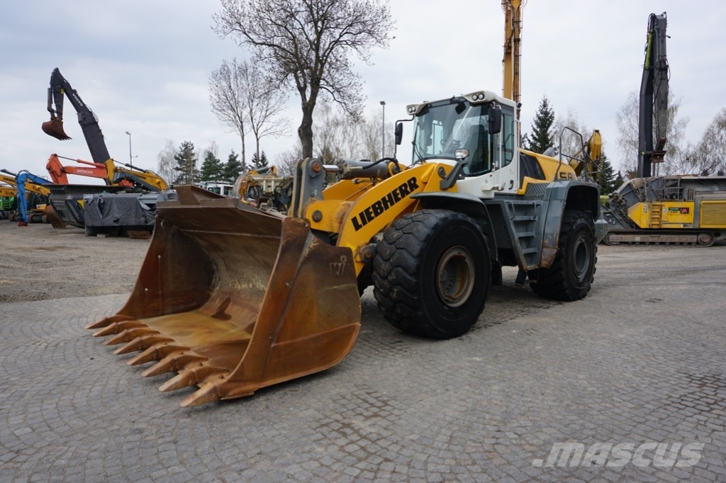 Liebherr L 586 Xpower لوادر بعجل