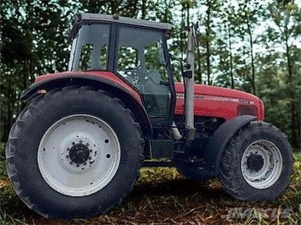 Massey Ferguson 8240 Traktorji