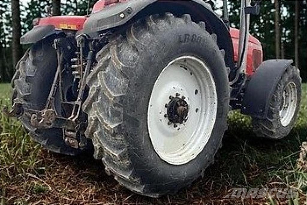 Massey Ferguson 8240 Traktorji