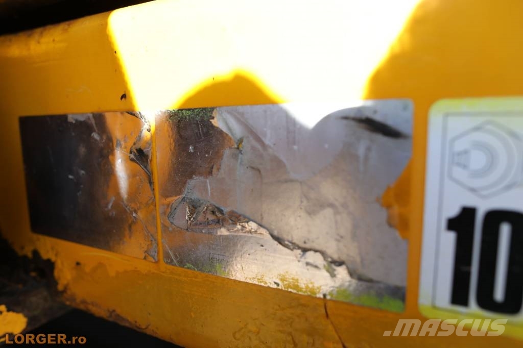 JCB JS 290 LC Bageri guseničari