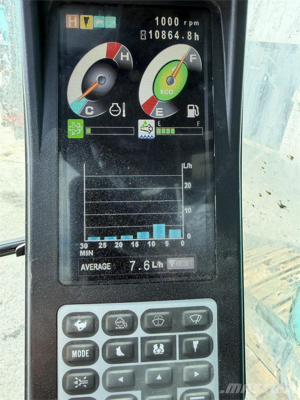 Kobelco SK270SRLC-5 PYÖRITTÄJÄLLÄ Excavadoras sobre orugas