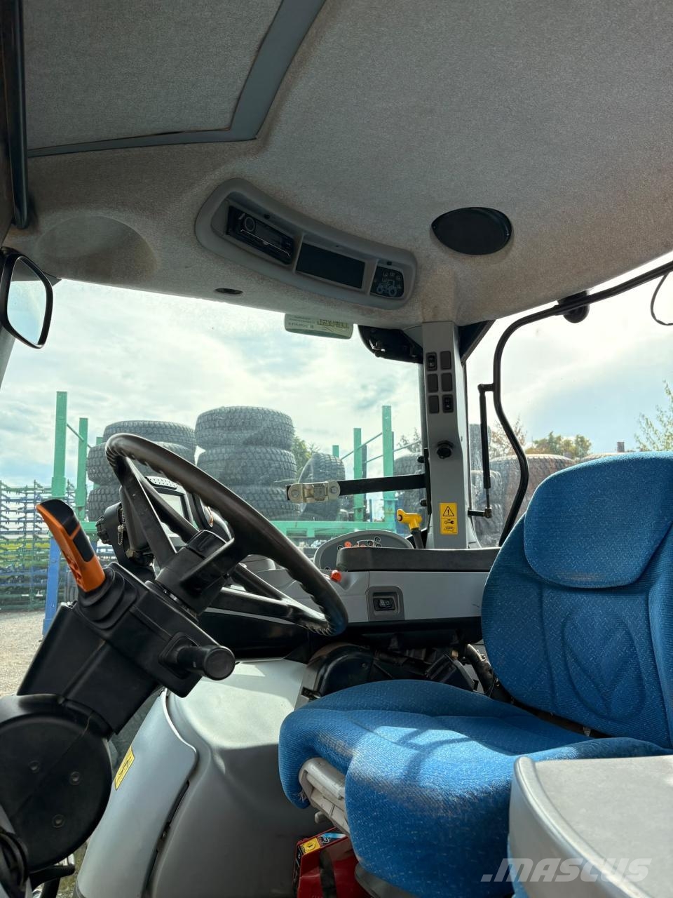 New Holland T 6090 トラクター