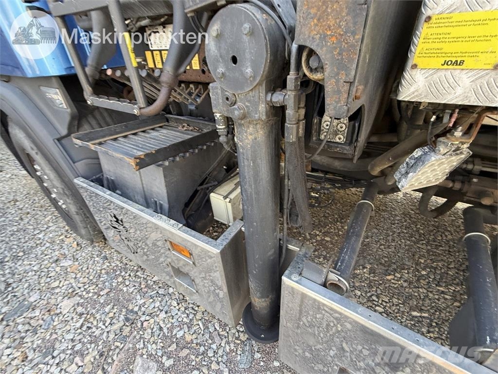 Scania P400LB6X2*4HNA Vlakke laadvloer met kraan
