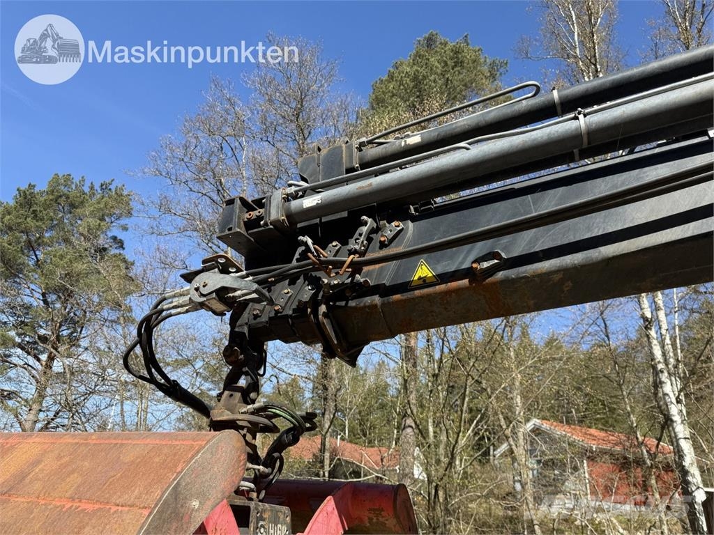 Scania P400LB6X2*4HNA Vlakke laadvloer met kraan