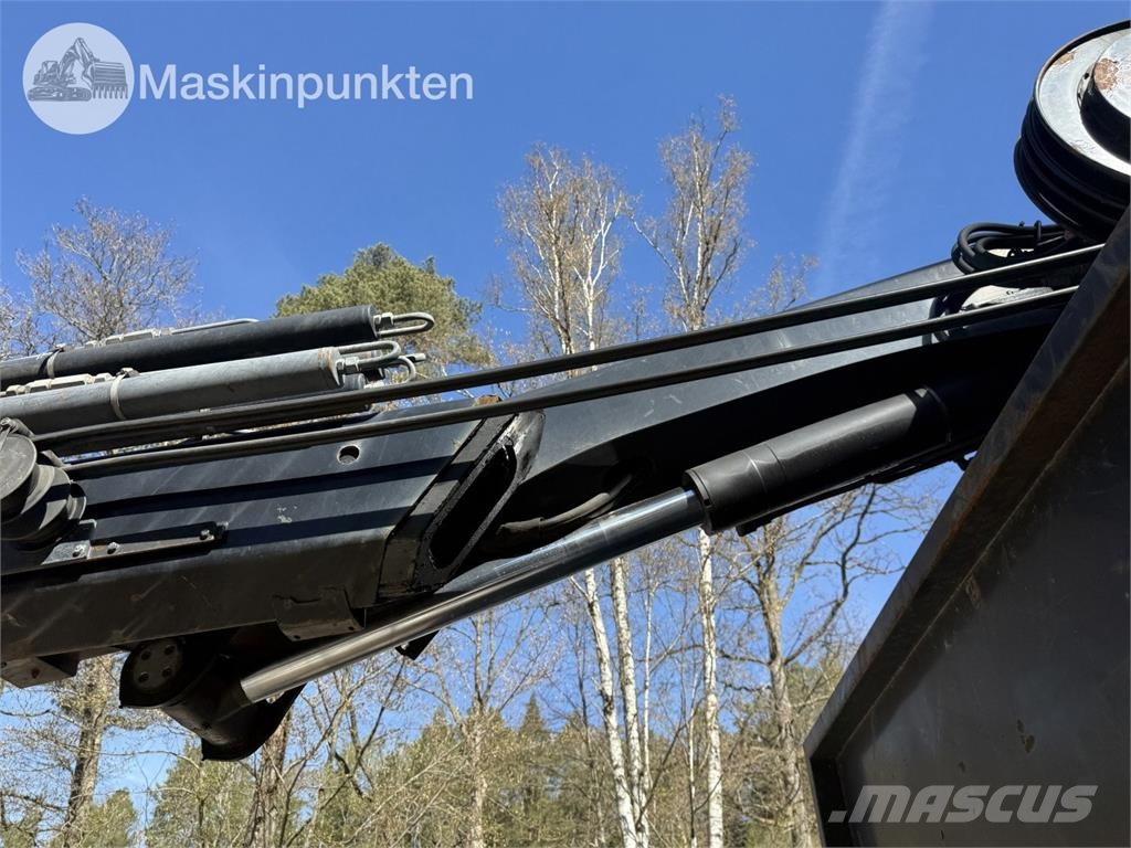 Scania P400LB6X2*4HNA Vlakke laadvloer met kraan