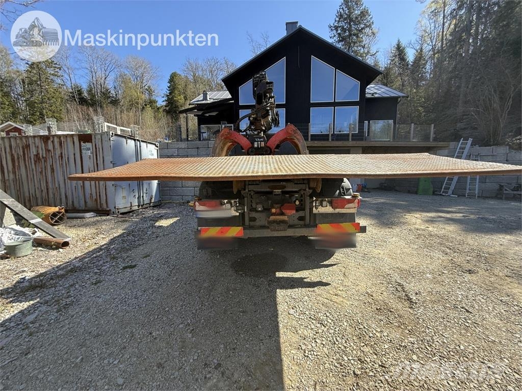 Scania P400LB6X2*4HNA Vlakke laadvloer met kraan