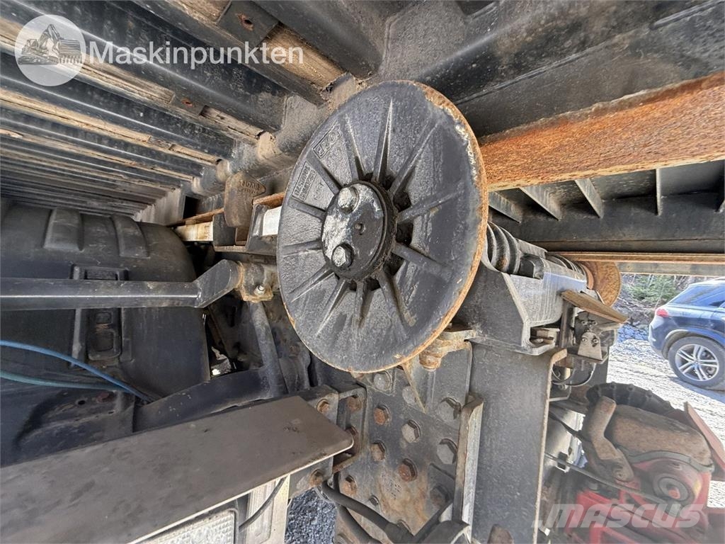 Scania P400LB6X2*4HNA Vlakke laadvloer met kraan