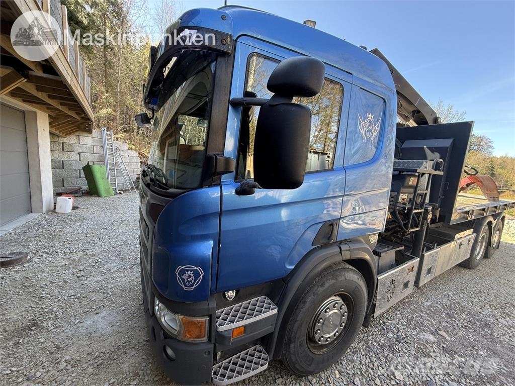 Scania P400LB6X2*4HNA Vlakke laadvloer met kraan