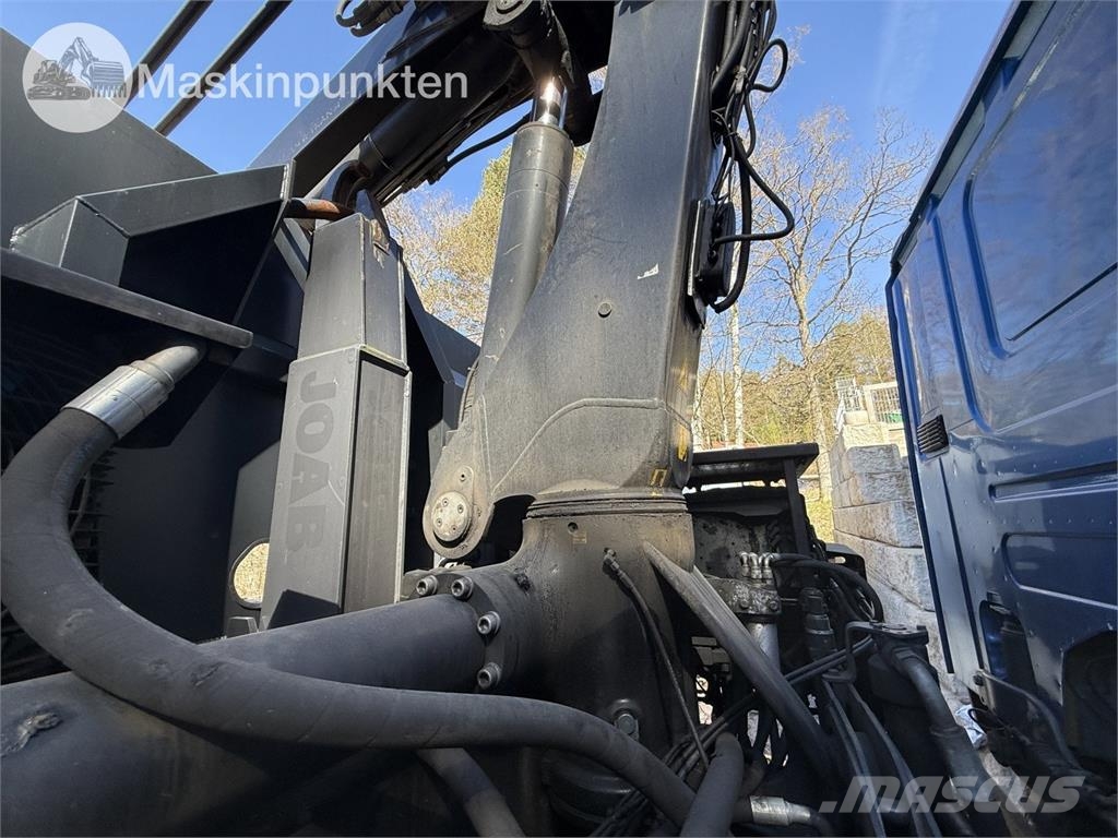 Scania P400LB6X2*4HNA Vlakke laadvloer met kraan