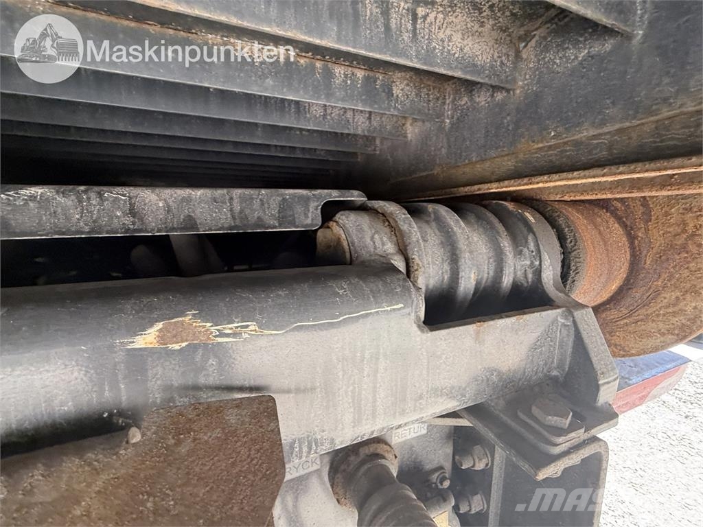 Scania P400LB6X2*4HNA Vlakke laadvloer met kraan