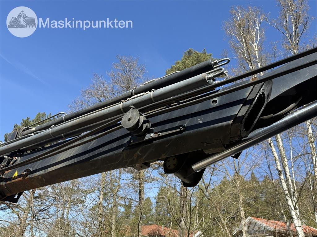 Scania P400LB6X2*4HNA Vlakke laadvloer met kraan