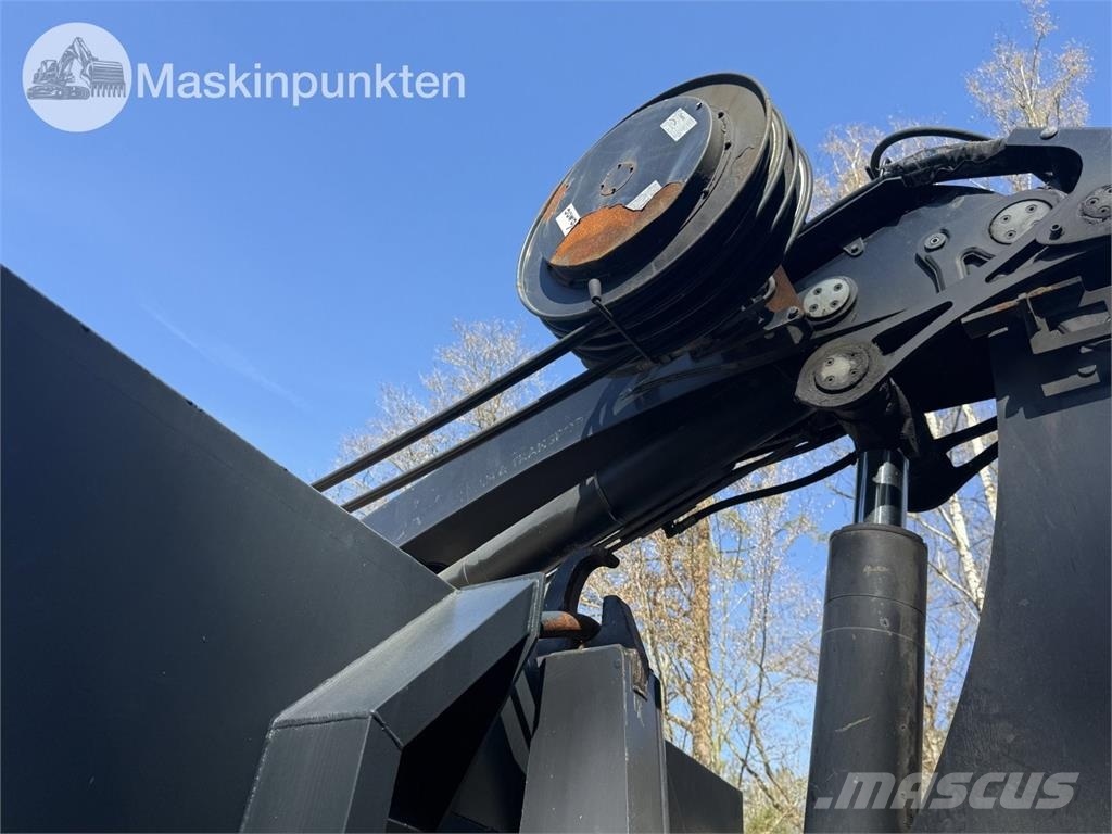 Scania P400LB6X2*4HNA Vlakke laadvloer met kraan
