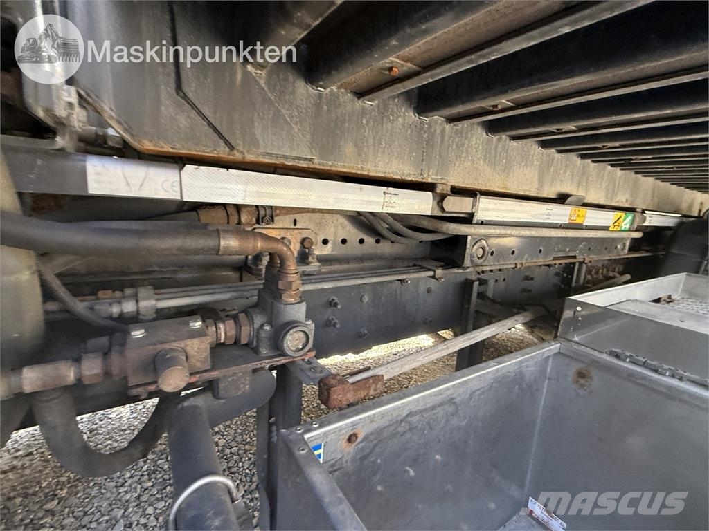 Scania P400LB6X2*4HNA Vlakke laadvloer met kraan