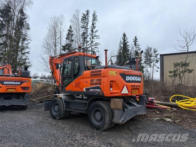 Doosan DX170W Excavadoras de ruedas