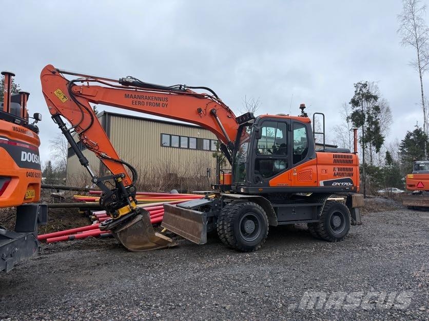 Doosan DX170W Excavadoras de ruedas