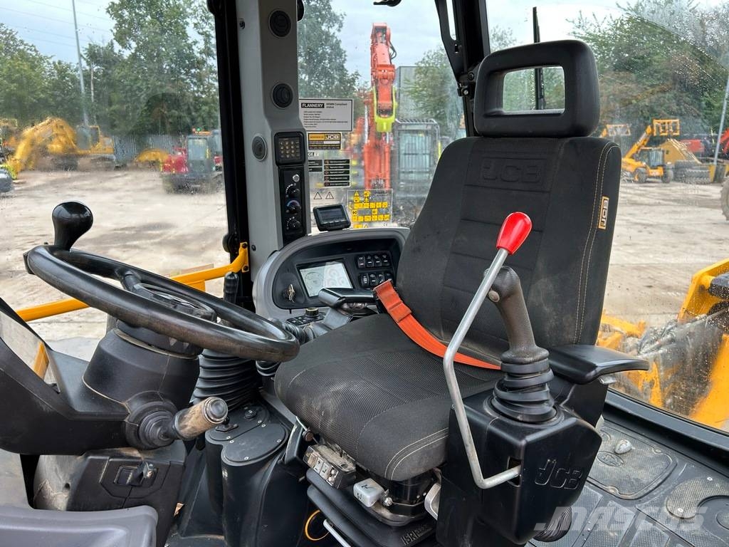 JCB 3CX SITEMASTER PRO - 81kW Baggerlader