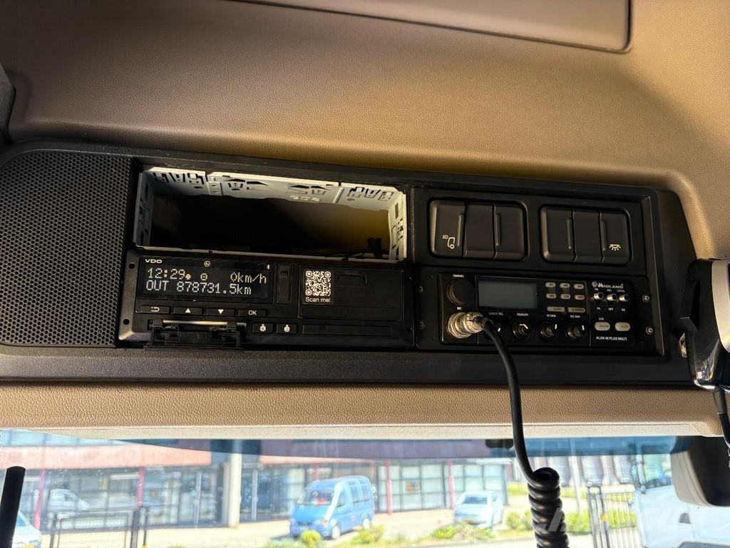 DAF CF 400 + Euro 6 + spoiler + Smart tachograph + nic Tahače