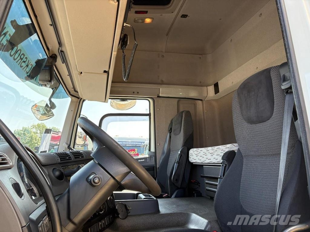 DAF CF 400 + Euro 6 + spoiler + Smart tachograph + nic Tahače
