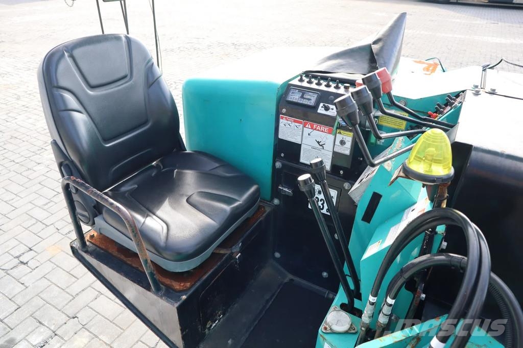 Maeda MC305 CRME-2 | 3 TON | REMOTE CONTROL | LOW HOURS Derik kranovi
