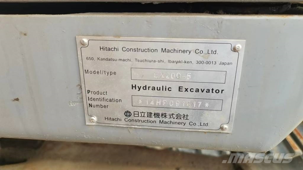 Hitachi EX 200-5 حفارات زحافة
