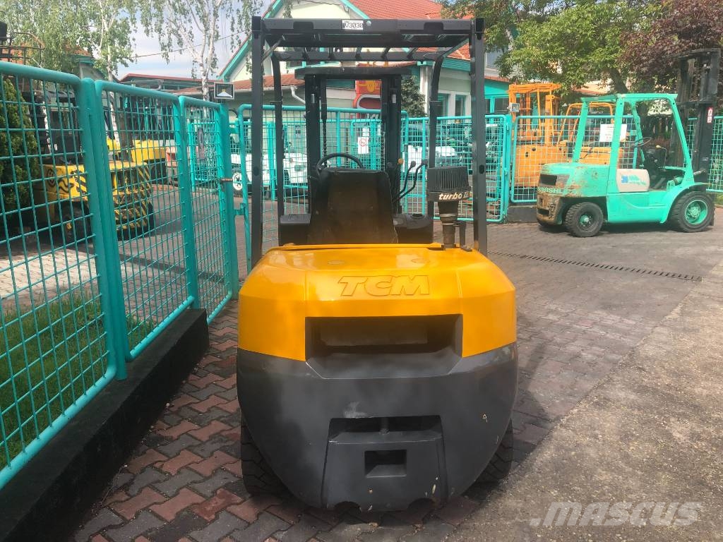 TCM FHD30T3A V-3030 OB Chariots diesel