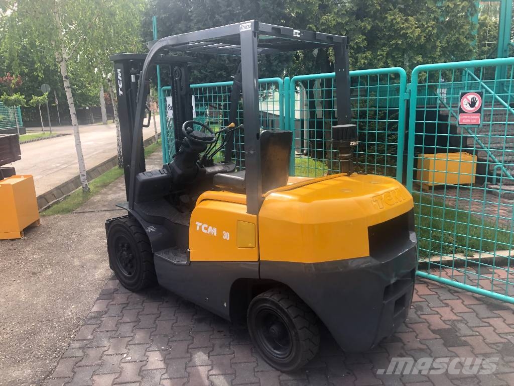TCM FHD30T3A V-3030 OB Chariots diesel