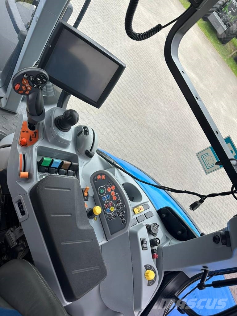 New Holland T 7.315 AC Traktori