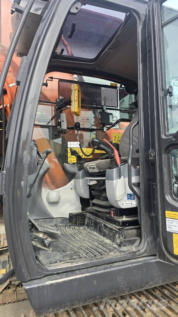 Hitachi ZX 225 US R LC-6 Excavadoras sobre orugas